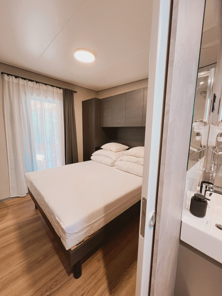 33E6002A CC65 4A0C AED6 E699730BD1CE | Willa Wesper