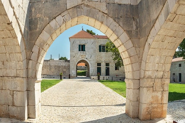 Maškovića Han – osmanský palác na dalmatském venkově