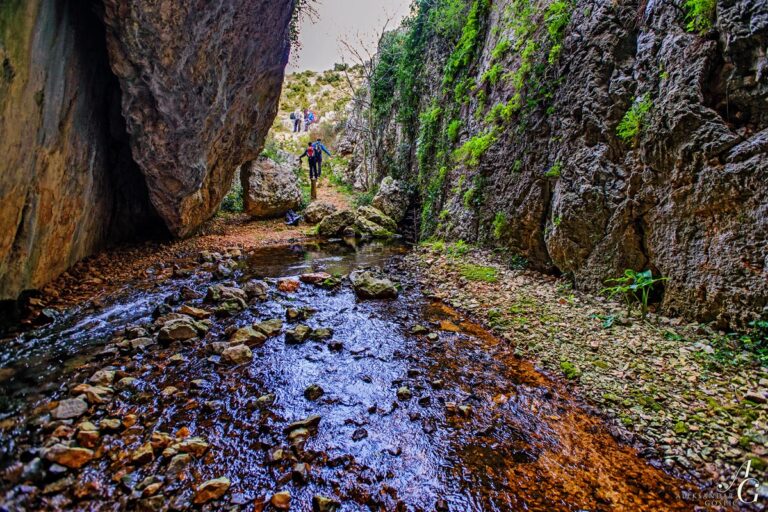 Pećina Spring – pramen věšteb a římské inženýrství